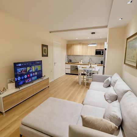Luxury Center Observatori Apartment Tirana Buitenkant foto