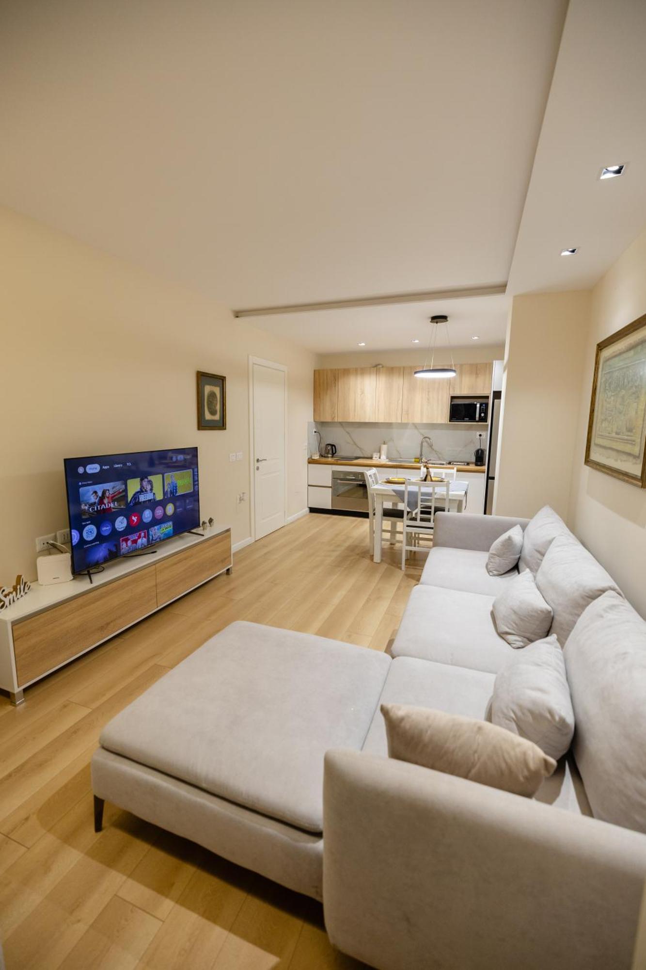Luxury Center Observatori Apartment Tirana Buitenkant foto