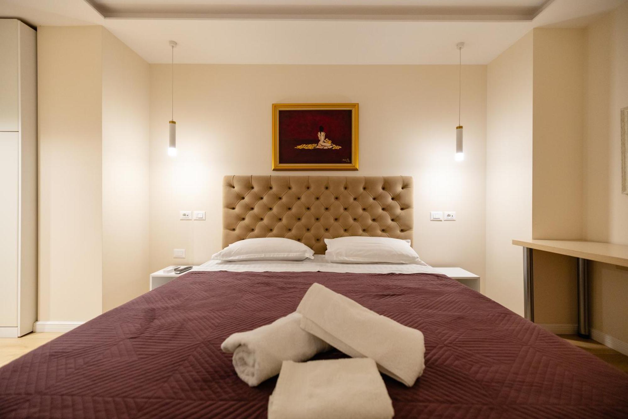 Luxury Center Observatori Apartment Tirana Buitenkant foto