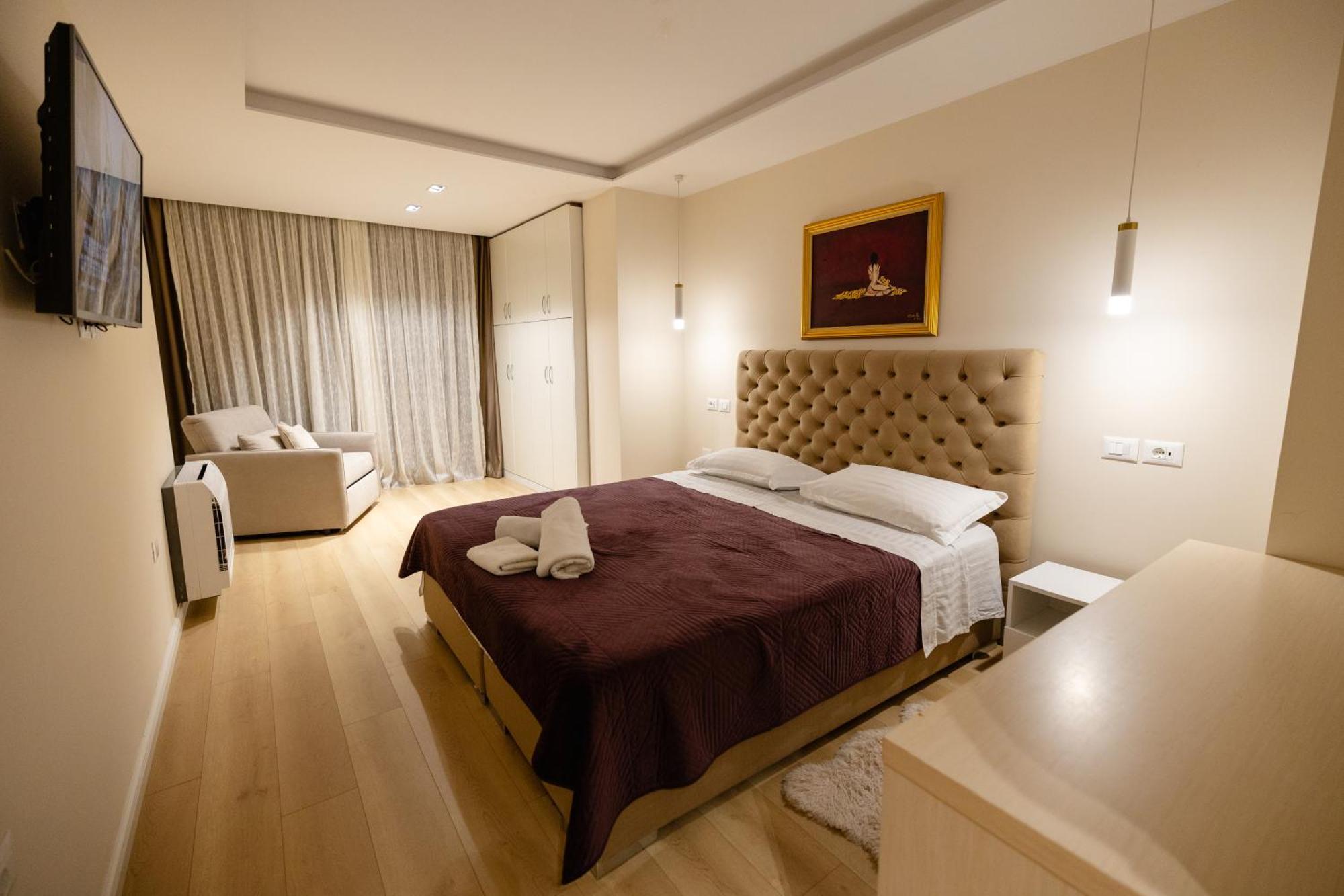 Luxury Center Observatori Apartment Tirana Buitenkant foto