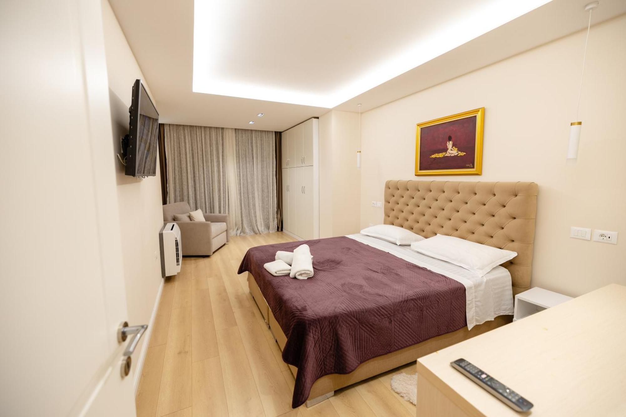 Luxury Center Observatori Apartment Tirana Buitenkant foto
