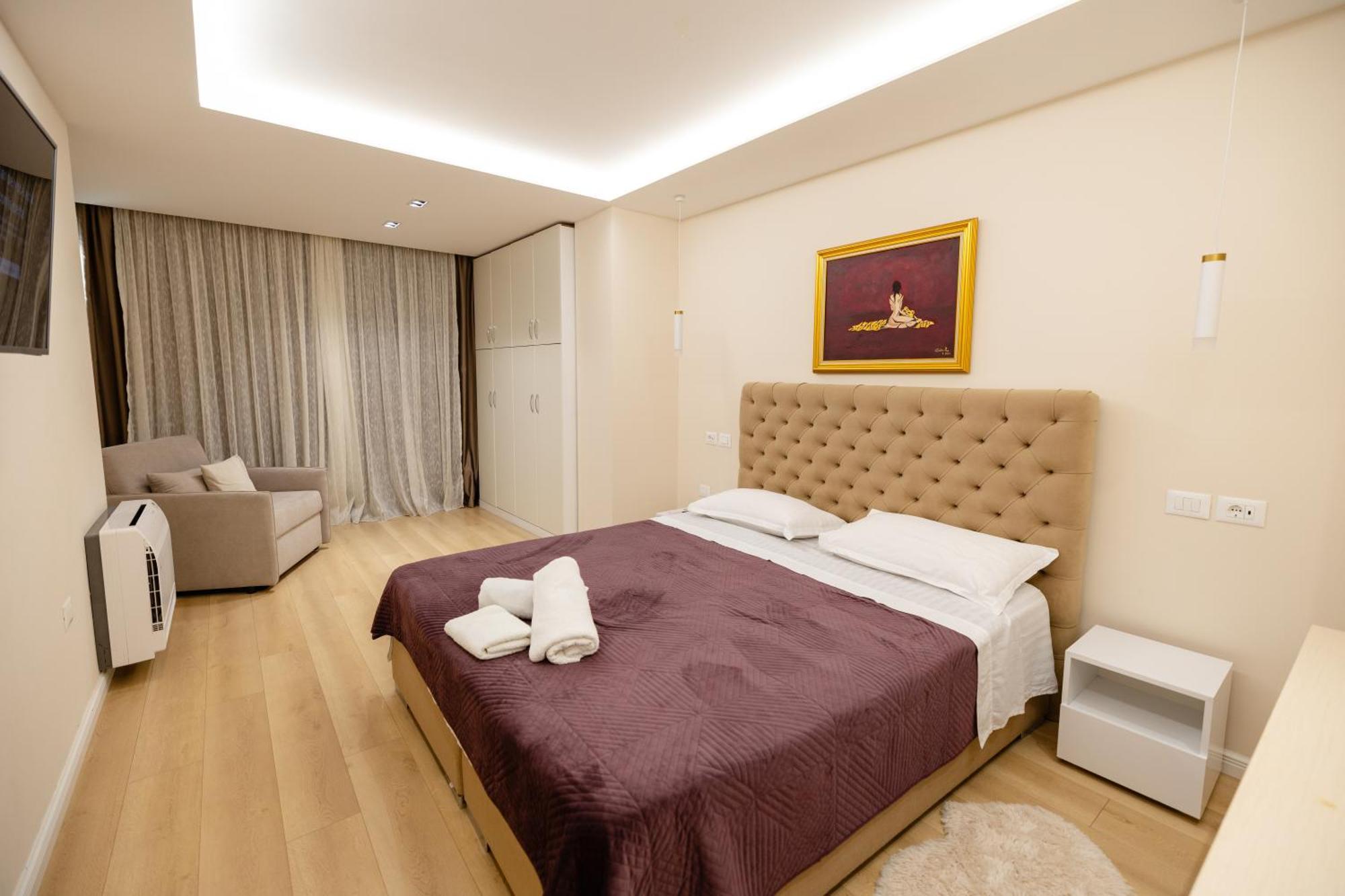 Luxury Center Observatori Apartment Tirana Buitenkant foto