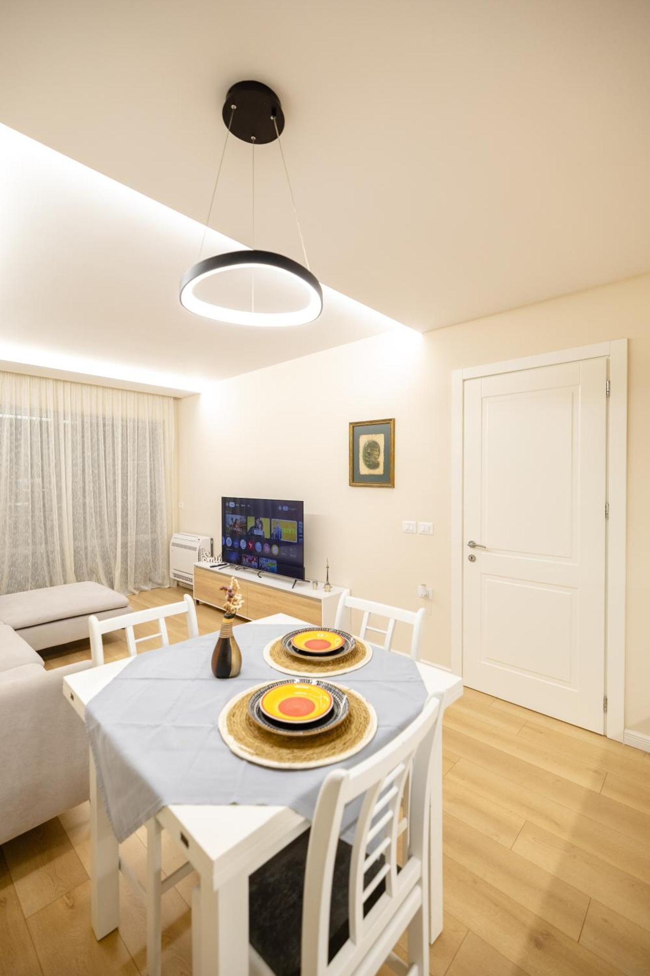 Luxury Center Observatori Apartment Tirana Buitenkant foto