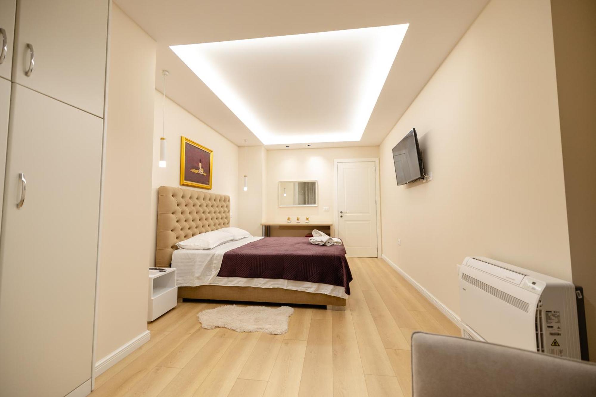 Luxury Center Observatori Apartment Tirana Buitenkant foto