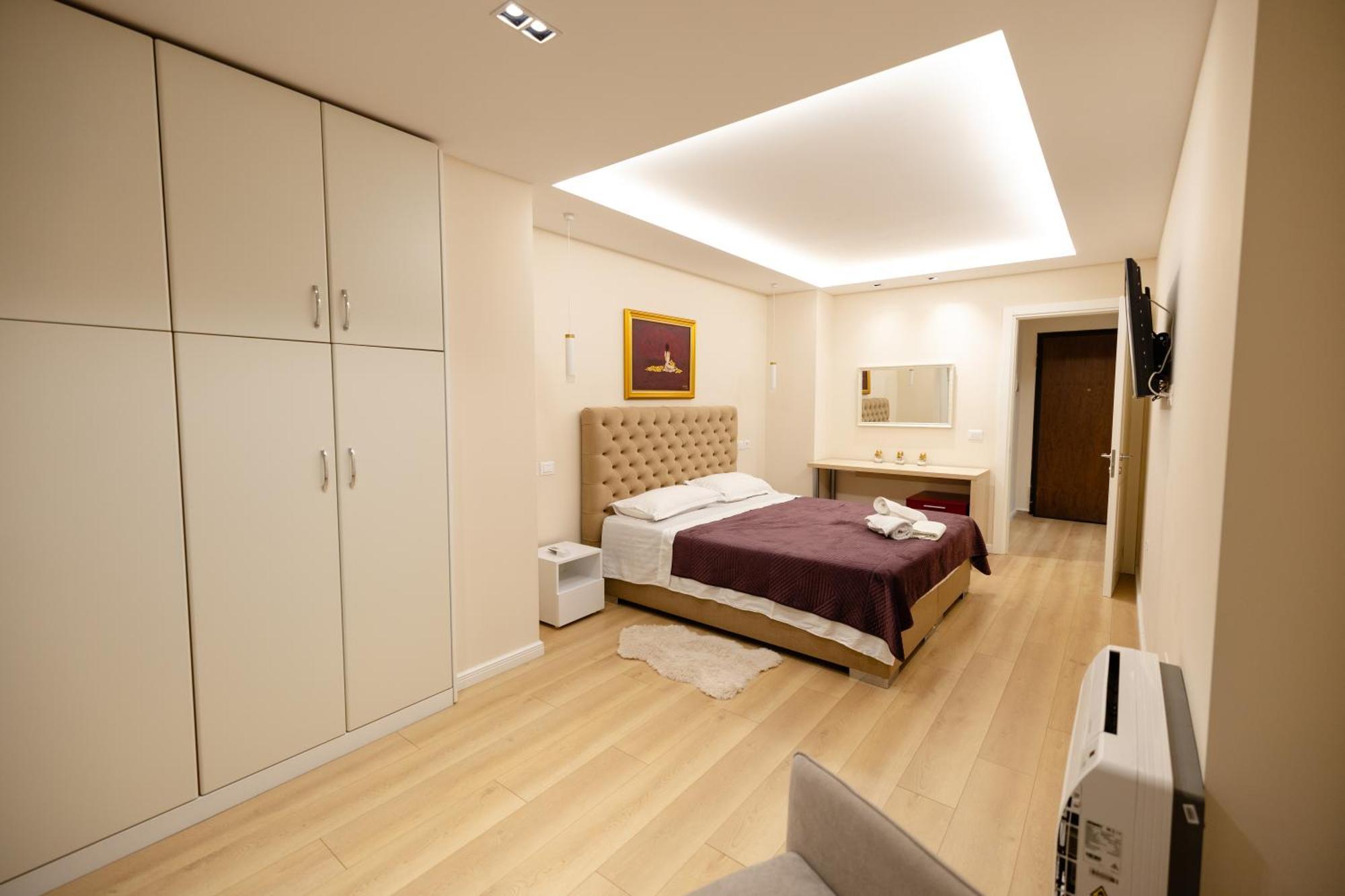 Luxury Center Observatori Apartment Tirana Buitenkant foto