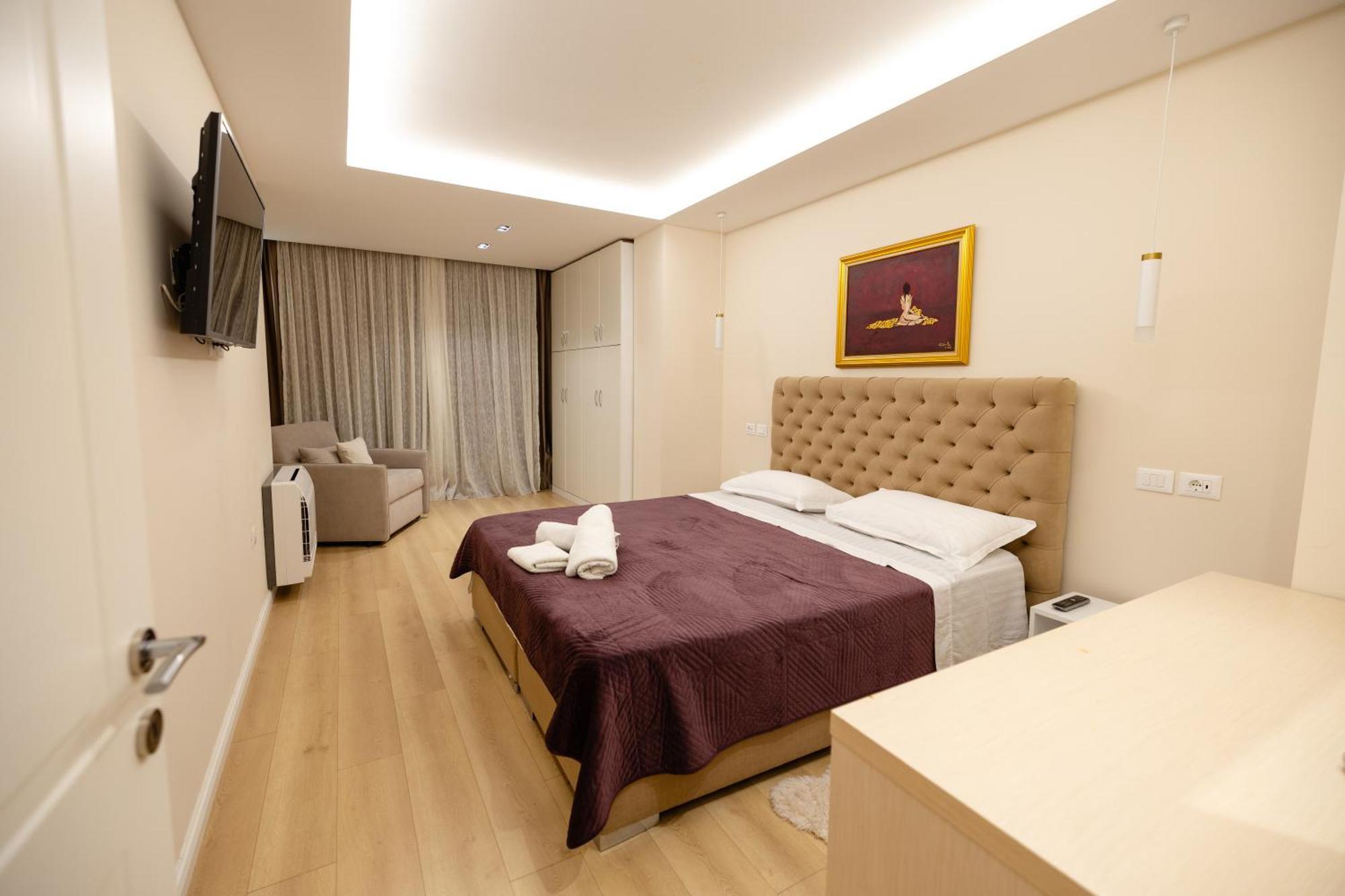 Luxury Center Observatori Apartment Tirana Buitenkant foto