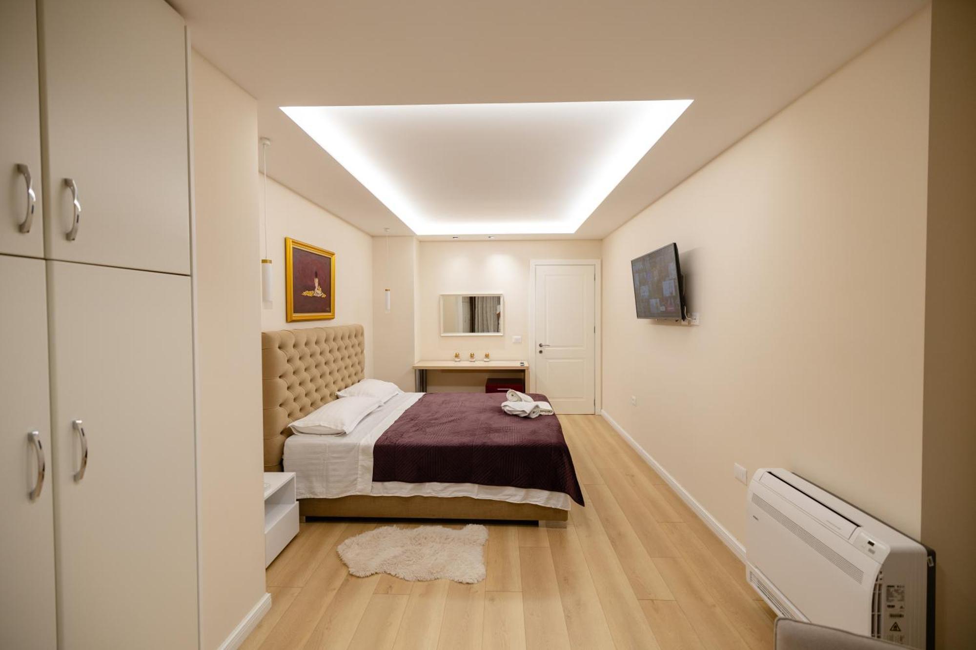 Luxury Center Observatori Apartment Tirana Buitenkant foto