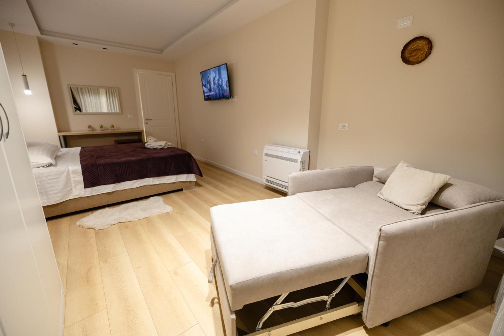 Luxury Center Observatori Apartment Tirana Buitenkant foto